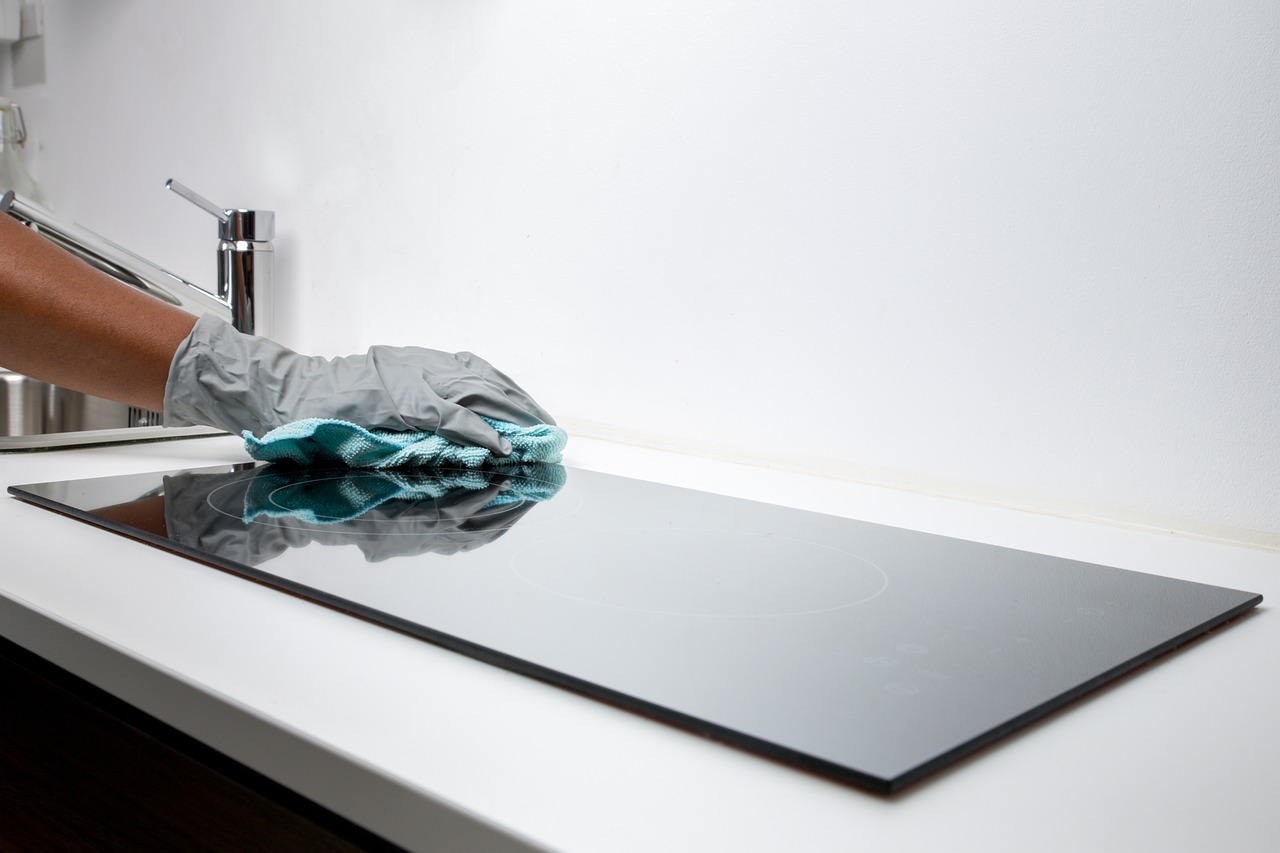 How to Create a Weekly Cleaning Schedule for Your Home